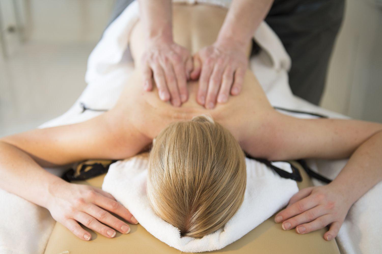 Can getting a massage help with pain