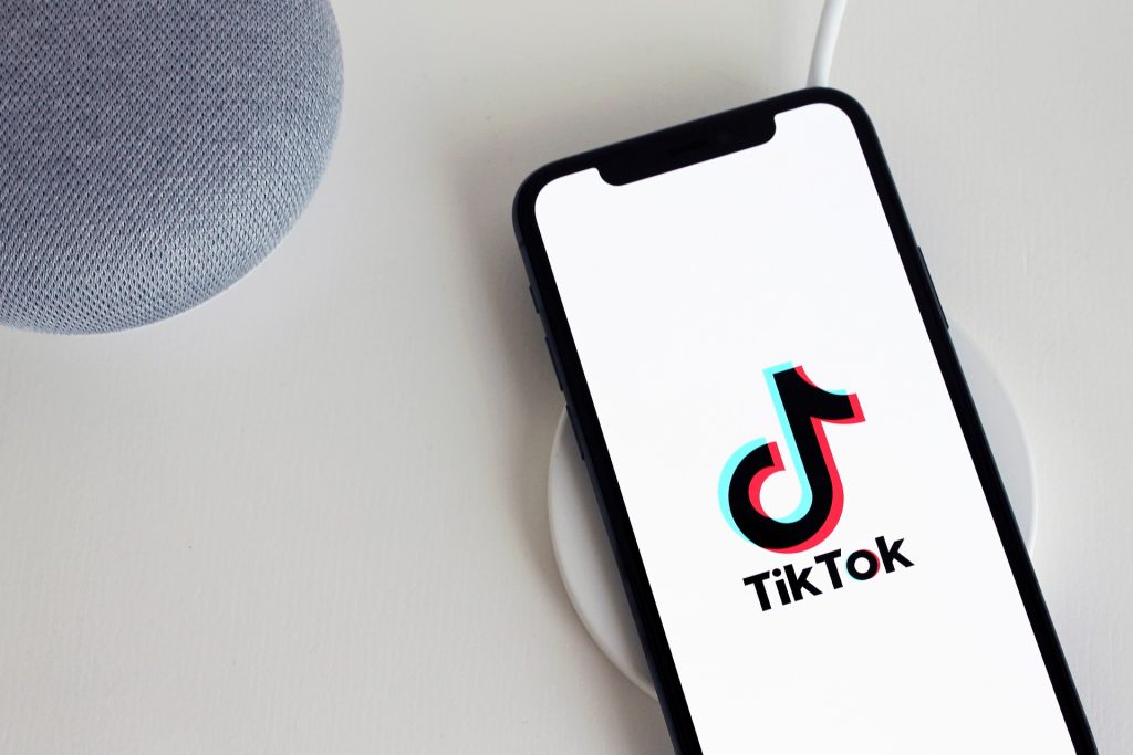 How to Grow TikTok Followers Organically Fast: The 2026 Blueprint for Viral Success 1 The current image has no alternative text. The file name is: how-to-grow-tiktok-followers-organically.jpg